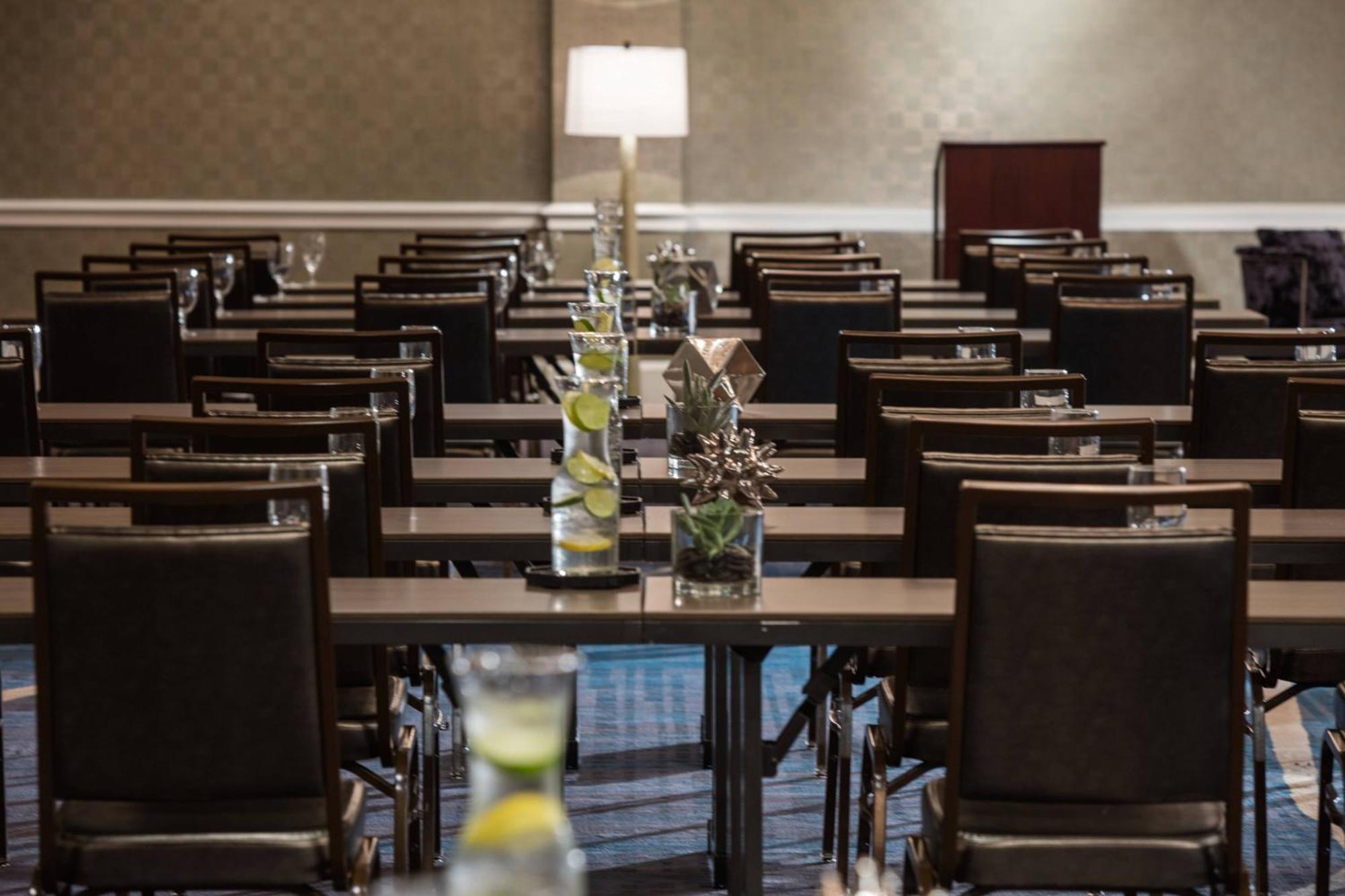 Renaissance Waterford Oklahoma City Hotel Экстерьер фото