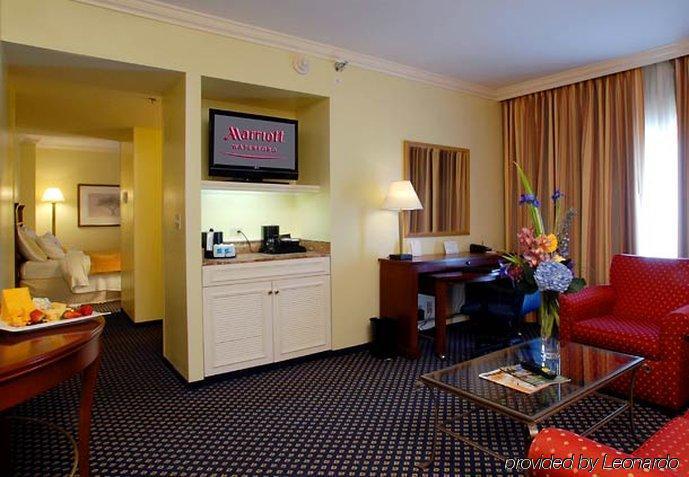 Renaissance Waterford Oklahoma City Hotel Экстерьер фото